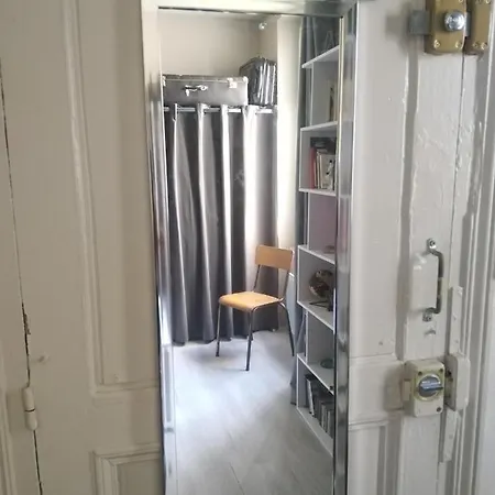 Apartman Typical Parisian Flat Melun